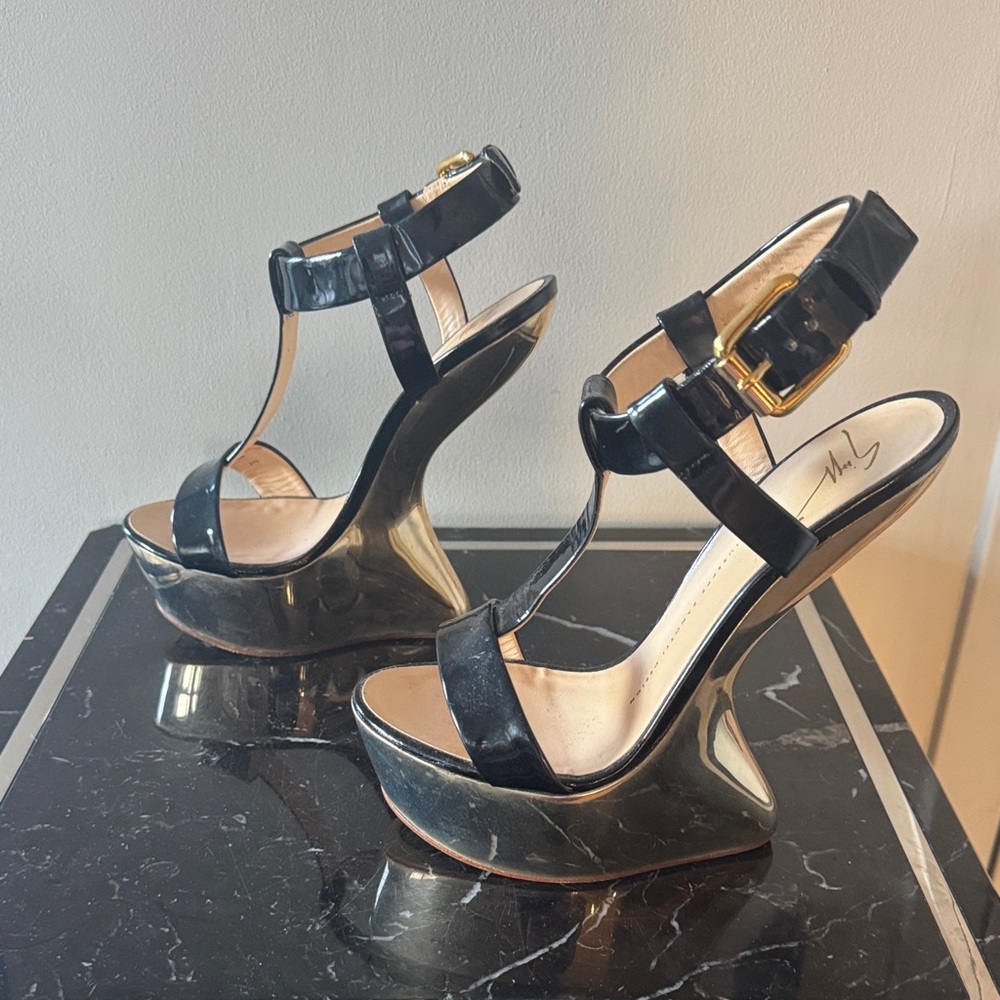 Giuseppe Zanotti Jem Curve Black and Gold Platform Sandal Wedges 39